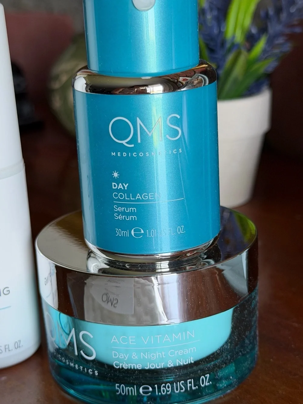 QMS Medicosmetics Refresh and Renew Day Collection Limited Edition - Picture 10 of 15